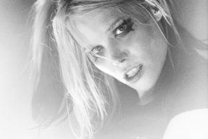 [New Single] Alice Glass – Mine (Music Video)