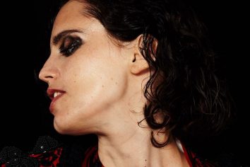 [New Single] Anna Calvi – Don’t Beat the Girl out of My Boy