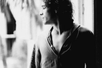 [Flashback] Jeff Buckley – Hallelujah (Leonard Cohen Cover)