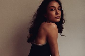 [Worth Listening to] Raffaella – Bruce Willis
