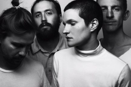 [Live Performance] Big Thief – Shark Smile