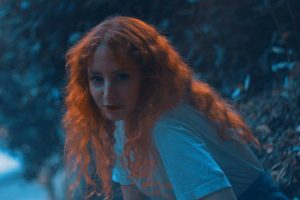 [Worth Listening To] emmy Curl – Meu Redor