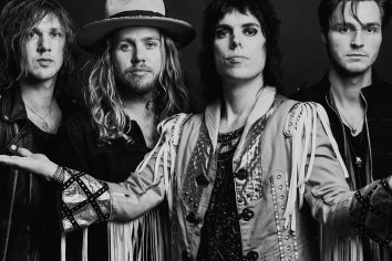 [Live Performance] The Struts – Dancing In The Dark
