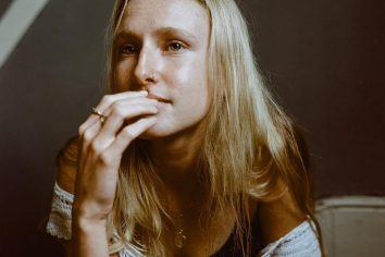 [Worth Listening To] Billie Marten – Feeding Seahorses By Hand (Live Album)