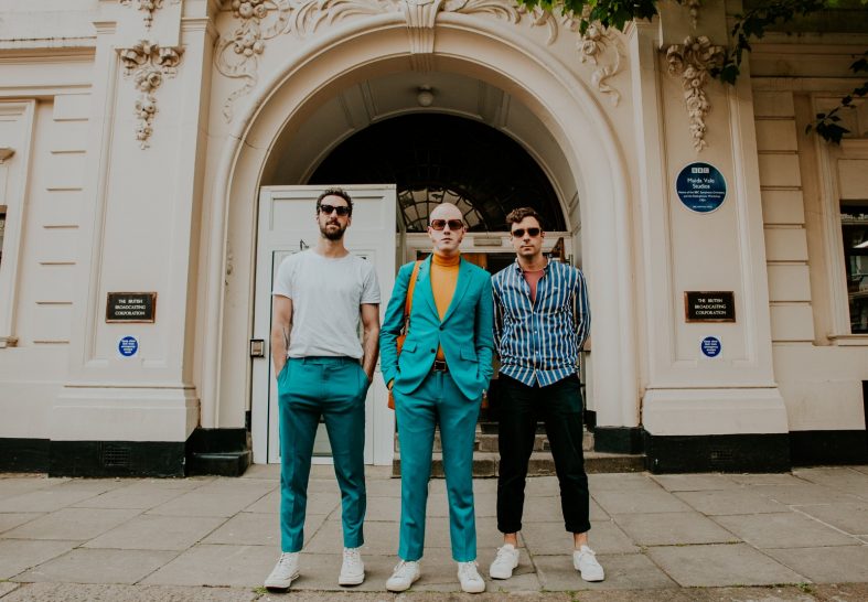 [New Single] Two Door Cinema Club – Dirty Air