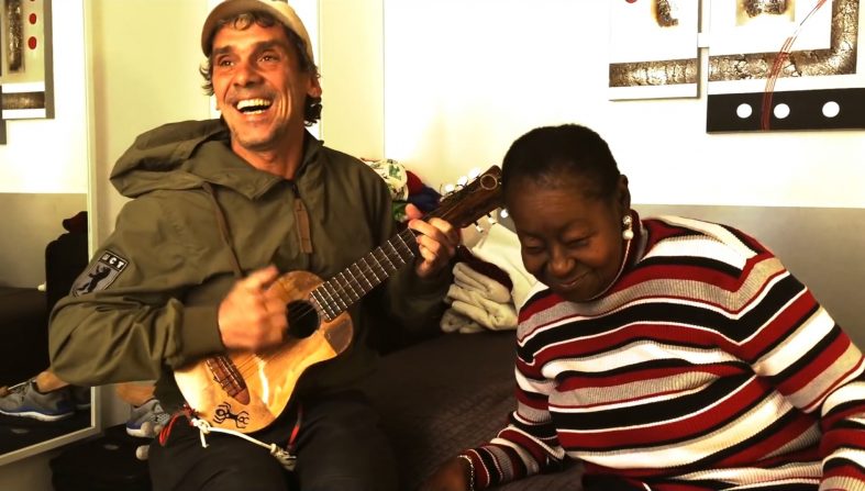 [New Version] Manu Chao & Calypso Rose – Clandestino
