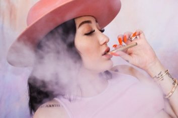 [New Single] Noah Cyrus – July