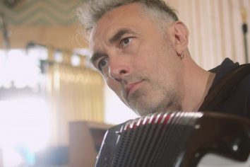 [New Single] Yann Tiersen Ft. Blonde Redhead – Closer