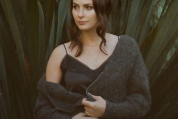 [Worth Listening To] Mia Suszko – Rabbit Holes (EP)