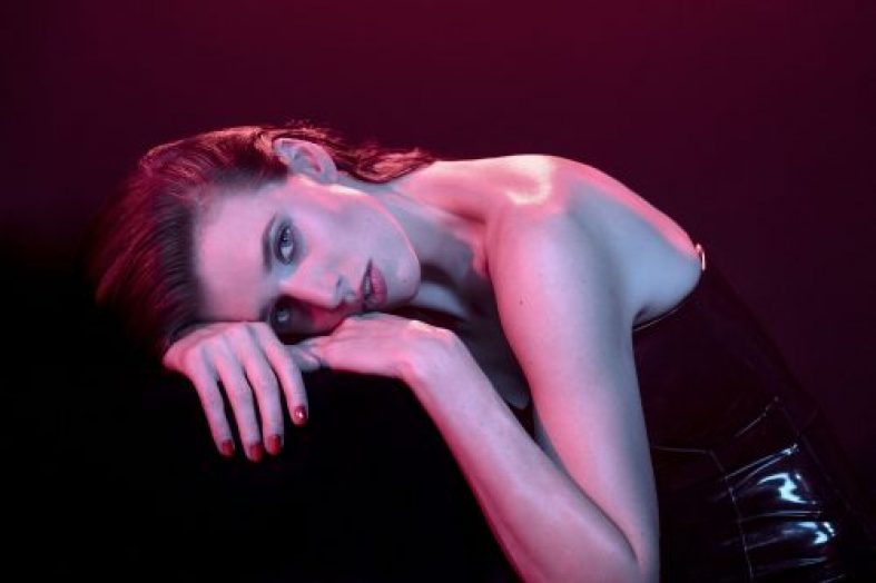 [Worth Listening To] Desire – Liquid Dreams