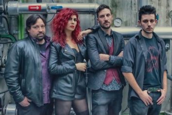 [Worth Listening To] Foxy Rocket – Damage Me