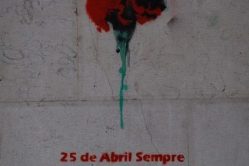 [25 de Abril Sempre!]