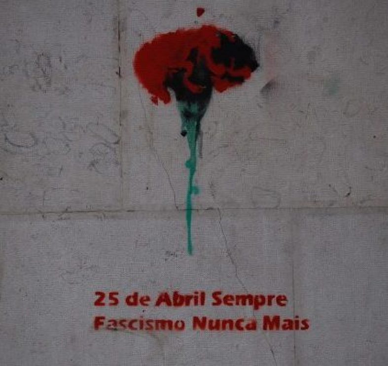 [25 de Abril Sempre!]