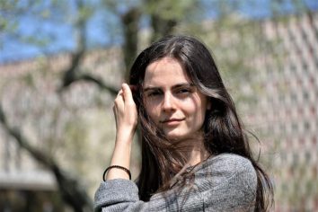 [Worth Listening to] Valeria Stoica – Hazy