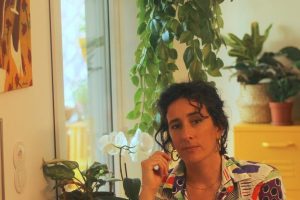 [New Album] A garota não – Ferry Gold