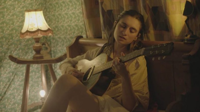 [Worth Listening to] Alma Rechtman – Mes Nuits à Toi (Live Session in the bed)