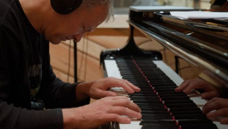 [Cover] Brad Mehldau feat. Daniel Rossen – Tomorrow Tomorrow (Elliot Smith Cover)