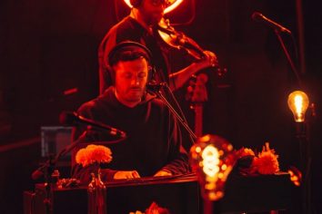 [New Version] SYML – Careful (Paris Unplugged)
