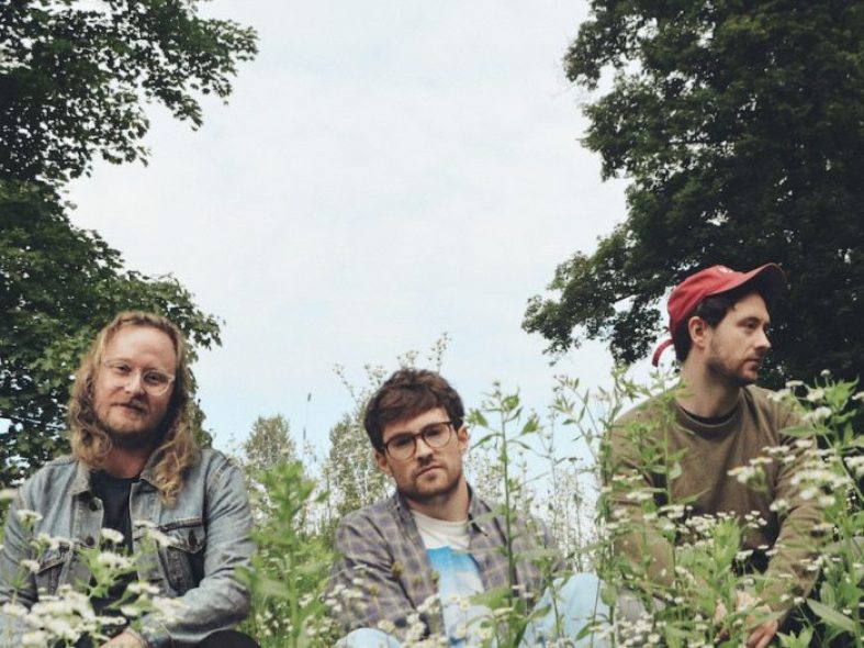 [Worth Listening to] Stray Fossa – Spilled Over