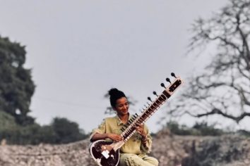 [Worth Listening to] Anoushka Shankar – Daybreak (Live with Alam Khan)