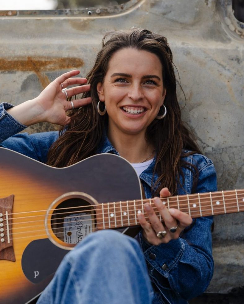 [Worth Listening to] Steph Strings – Melbourne Blue