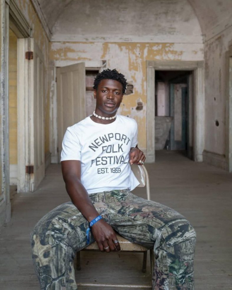 [Worth Listening to] Mon Rovîa – Bloodline