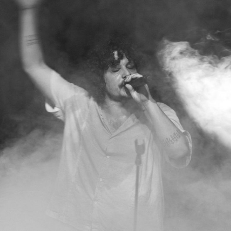 [Worth Listening to] Chico Chico – Blues da Piedade (Ao Vivo)