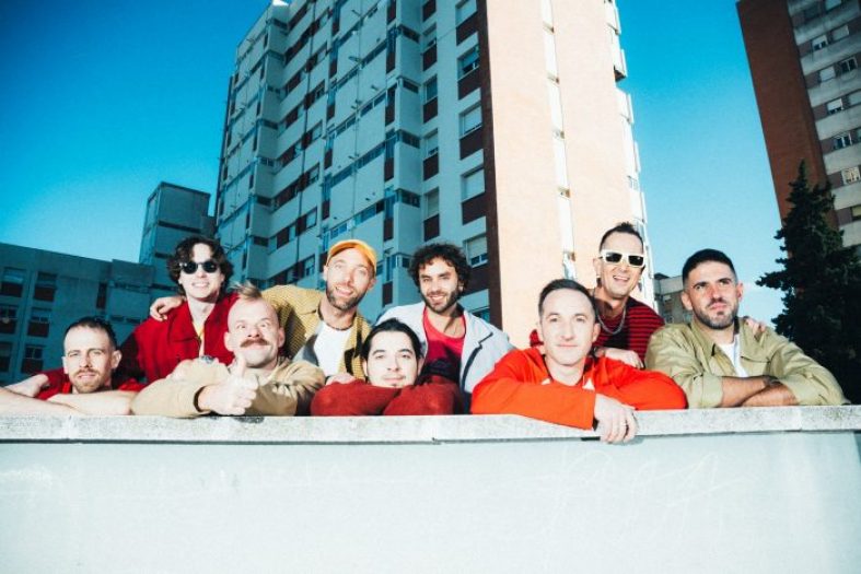 [Worth Listening to] La Pegatina – Siempre nos tienes aquí