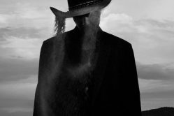 [Worth Listening to] Devon Gilfillian – Hold On (Hourglass)