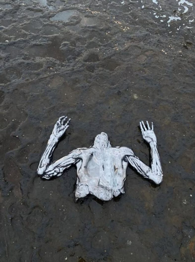 [Worth Listening to] kate moth – Heartattack