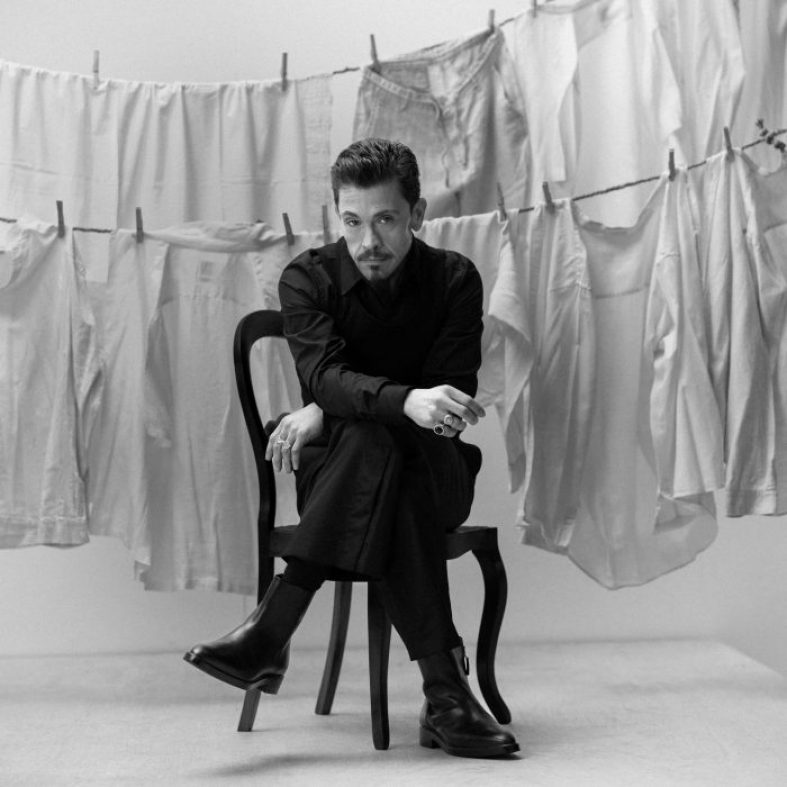 [Album Review] Ricardo Ribeiro – A Alma Só Está Bem Onde Não Cabe