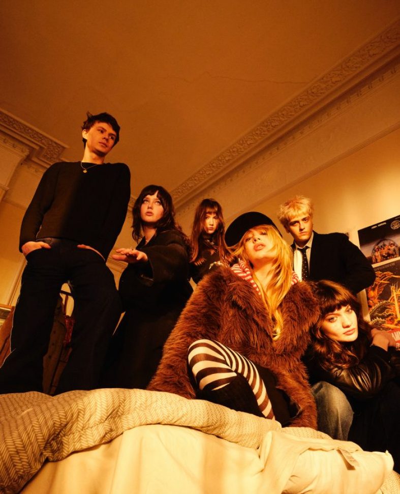 [Worth Listening to] Man/Woman/Chainsaw – Nosedive