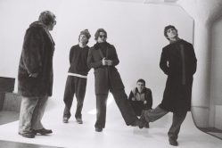 [Worth Listening to]  Common People – Blue Eyes