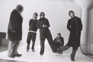 [Worth Listening to]  Common People – Blue Eyes