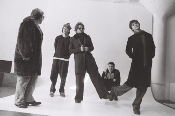 [Worth Listening to]  Common People – Blue Eyes