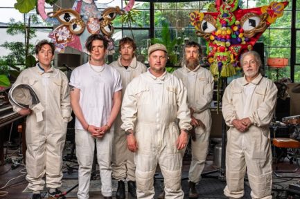 [Worth Listening to] Modest Mouse – Third Side Of the Moon