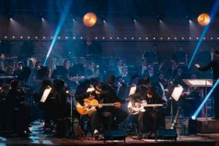 [Live Performance] Hermanos Gutiérrez – Sonido Cosmico (LIVE) avec l’Orchestre Symphonique de Montréal