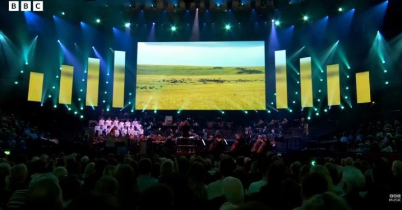 [Live Performance]  Sigur Rós – Hoppípolla | David Attenborough’s 100 Years on Planet Earth