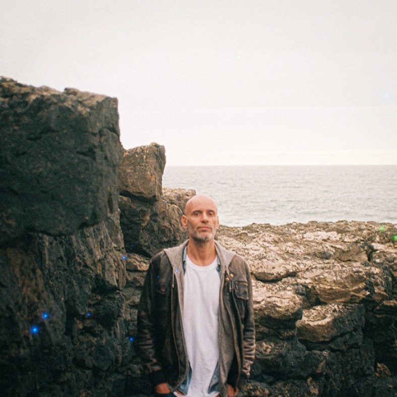 [Worth Listening to] Mau Uivo – Casa Branca