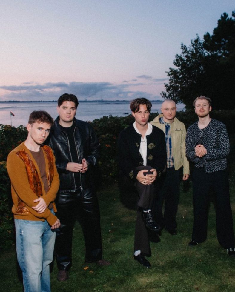 [New Single] Giant Rooks – Slow Dance (For A Minute)